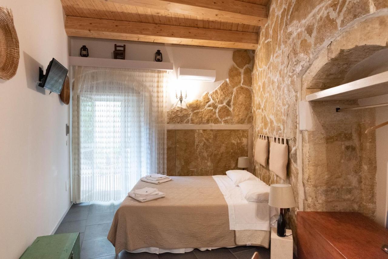 Cuturissi Hospitality & Wellnees Bed and Breakfast Ragusa Exteriör bild