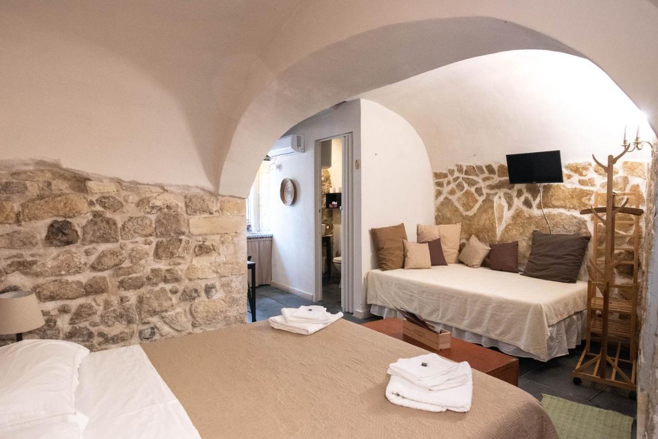 Cuturissi Hospitality & Wellnees Bed and Breakfast Ragusa Exteriör bild