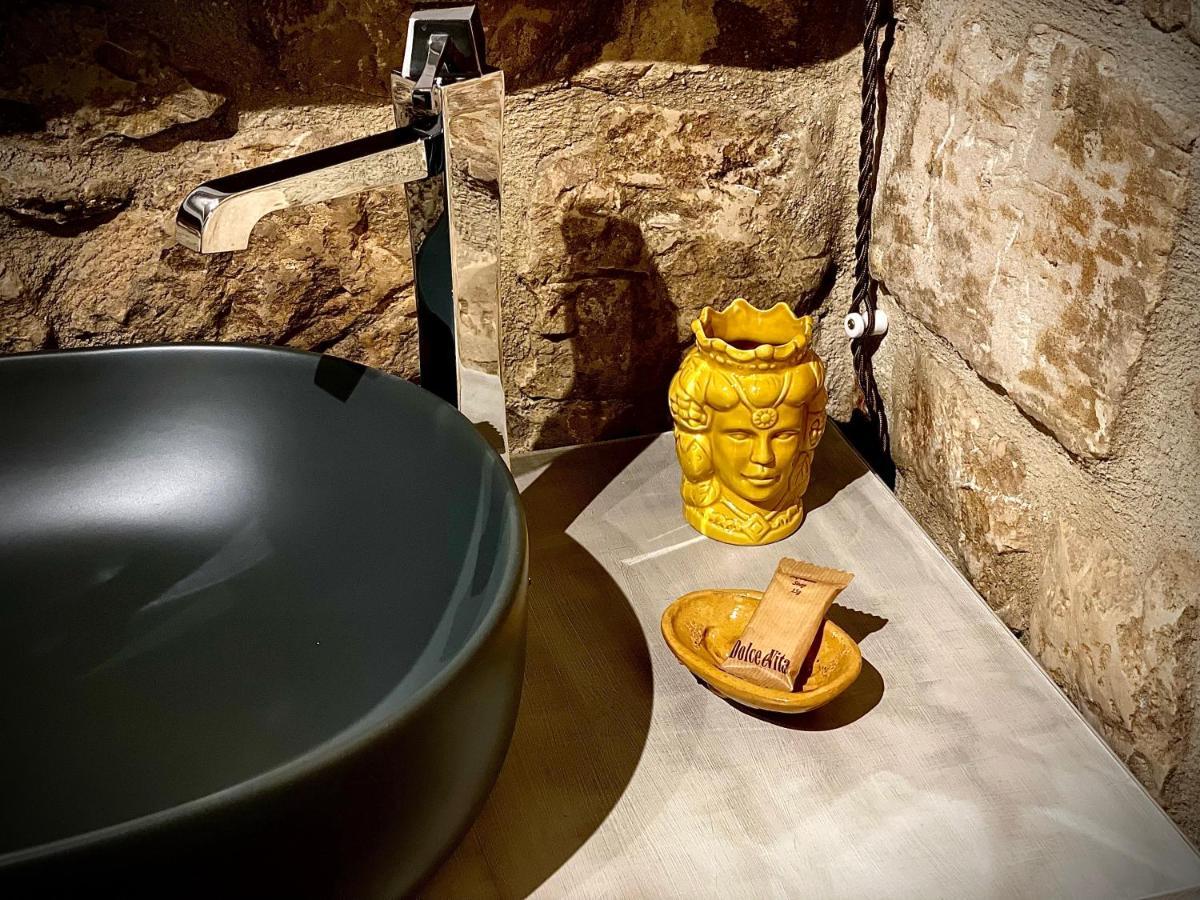 Cuturissi Hospitality & Wellnees Bed and Breakfast Ragusa Exteriör bild